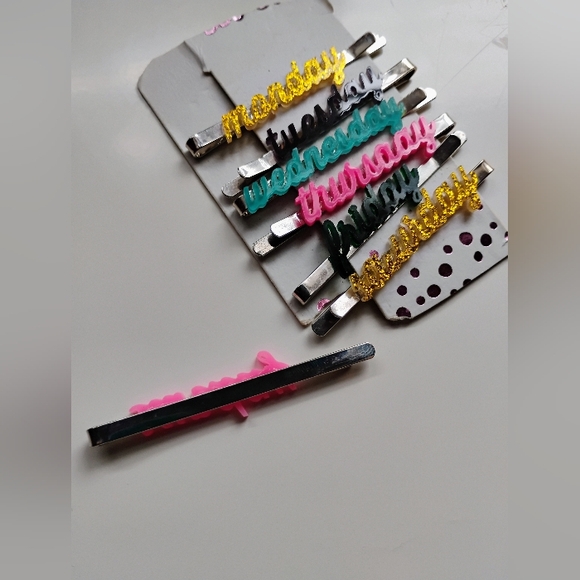VINTAGE Colorful 'Days of the Week' Hair Pins/Clips Set From The 90's 💁🏼‍♀️ - Picture 3 of 5